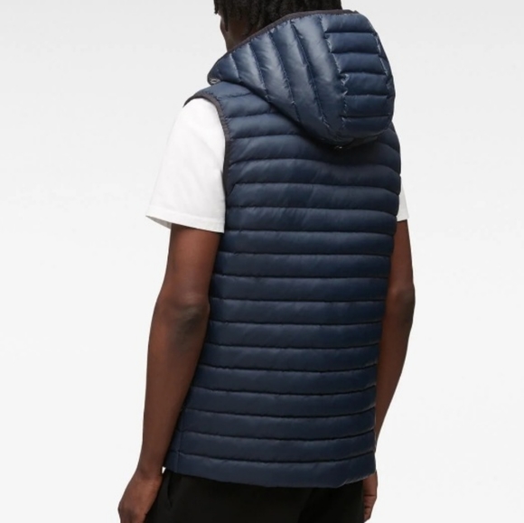 Men Moose Knuckles Air Down Bomber Vest - Picture 3 of 3